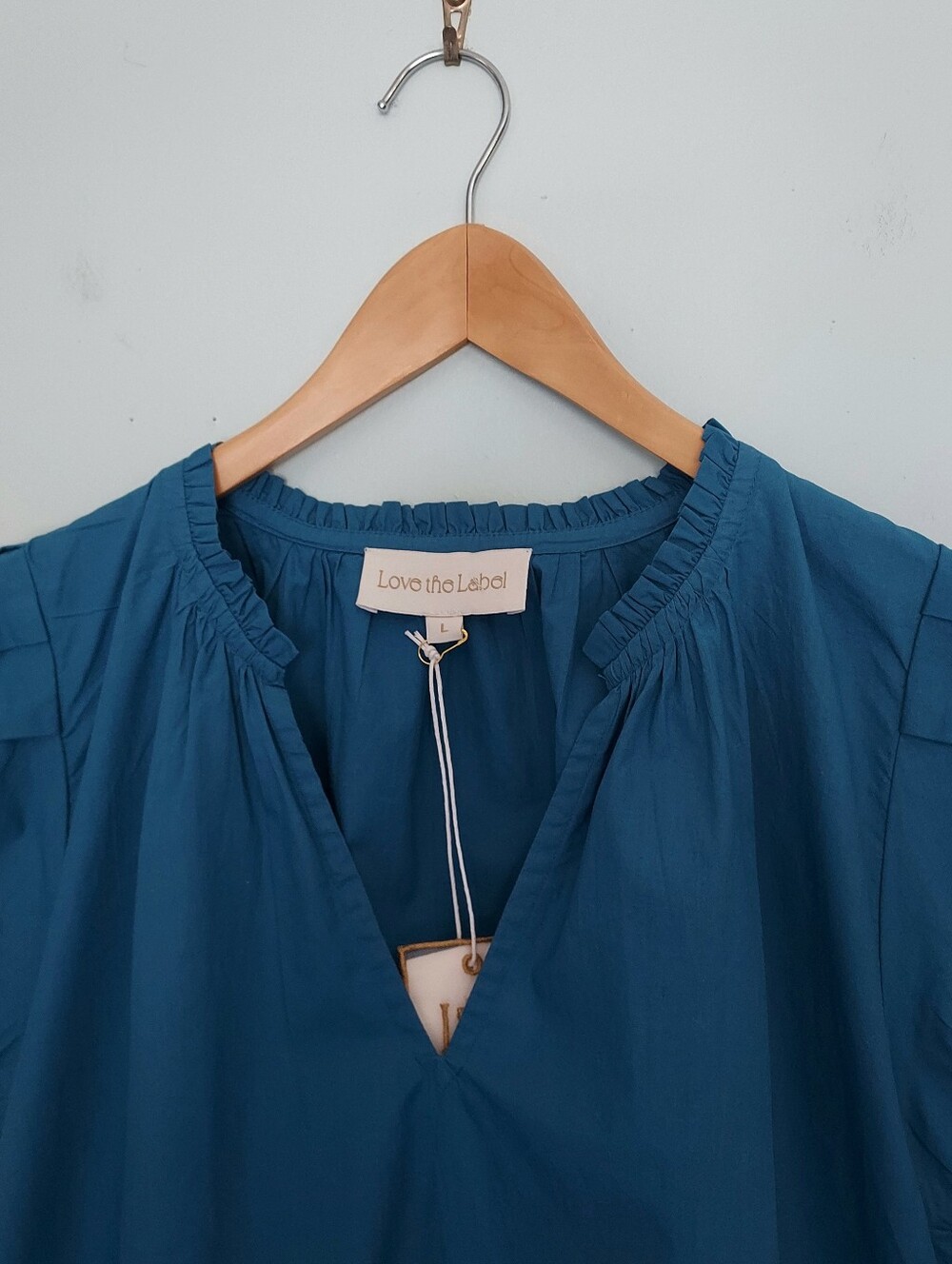 Love the Label Lia Blue Sapphire Short Puff Sleeve Blouse Size Large NEW NWT - Picture 7 of 12